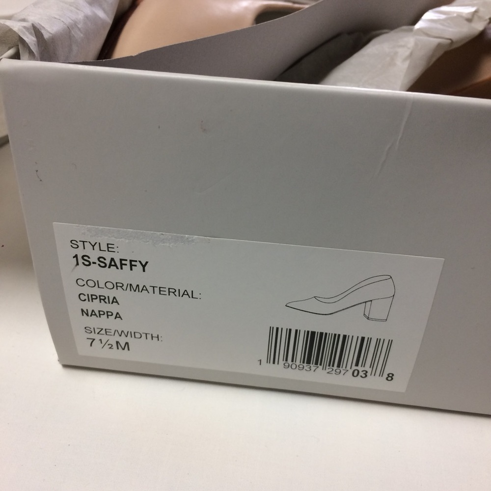 New LEATHER Heels - Picture 10 of 10